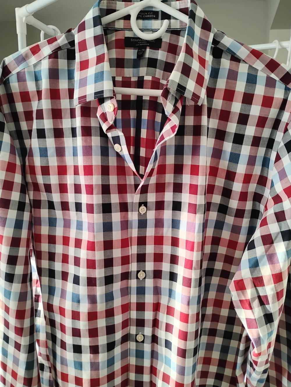 Banana Republic Men's Red Blue Black Plaid Collar Long Sleeve Button-Up Shirt